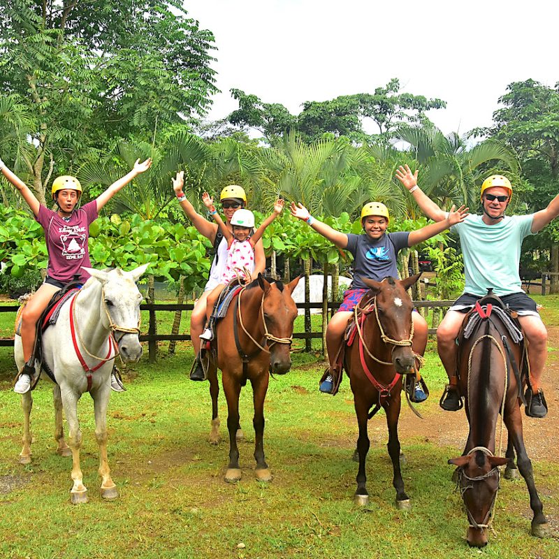 family-horseback-tour