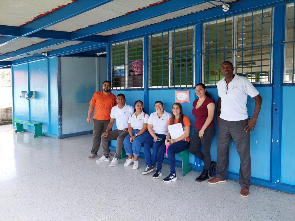 Swiss Travel Staff E-Mentores Program in Limón